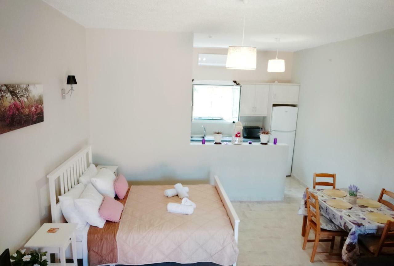 Amaryllis Boutique Apartments โมไรตีกา ภายนอก รูปภาพ